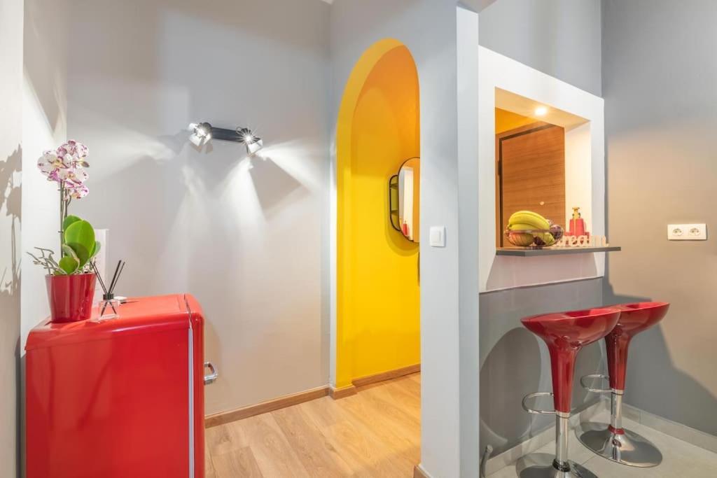 The Hostmaster Hollywood Space Studio Athena Bagian luar foto